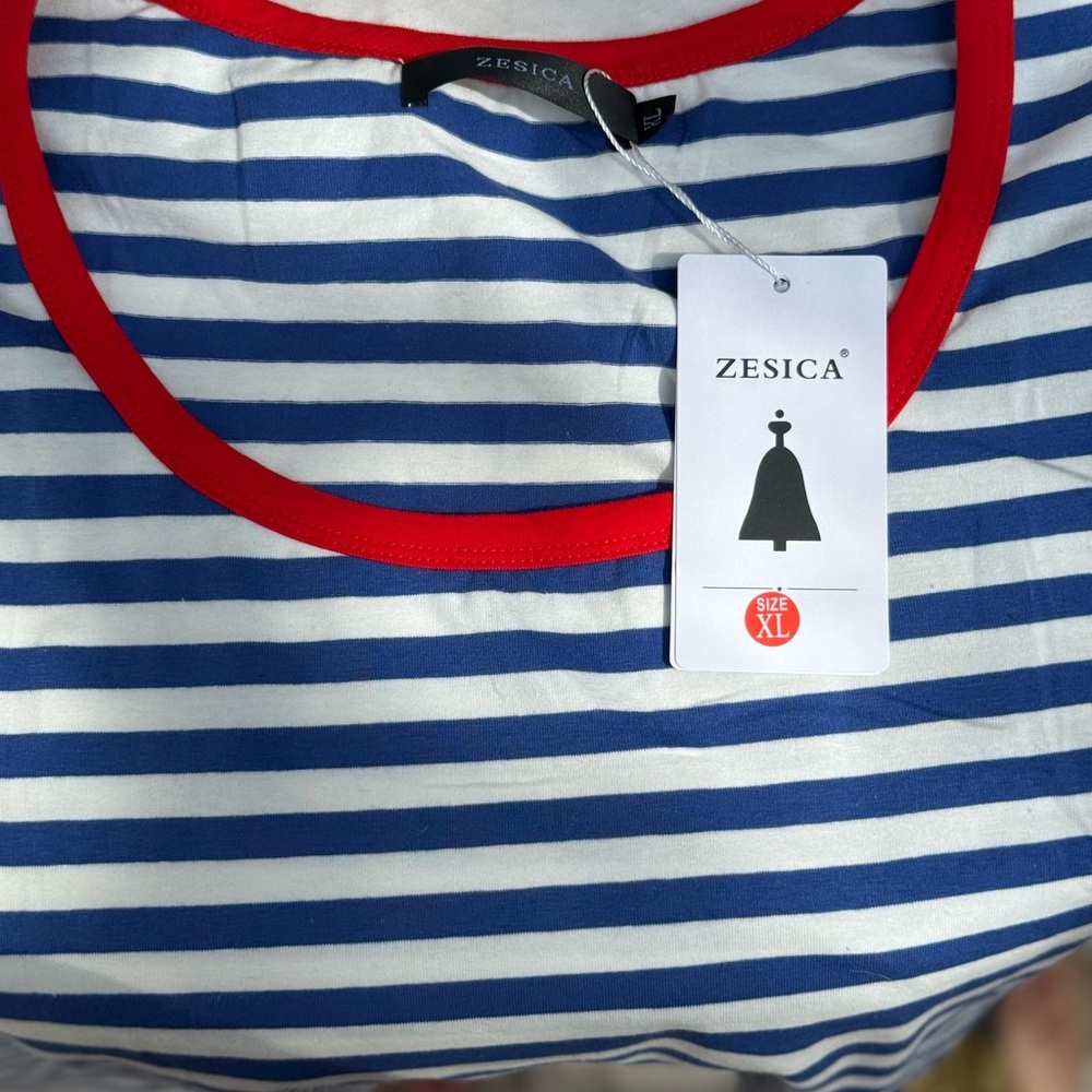 Zesica Boxy Blue/ White / Red Sleeveless Tank size XL - Picture 2 of 5